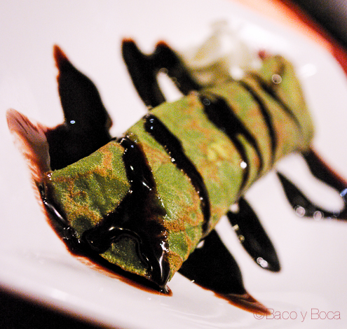 Crepe de te verde con platano y chocolate en Bun Sichi restaurante japones barcelona pasaporte time out